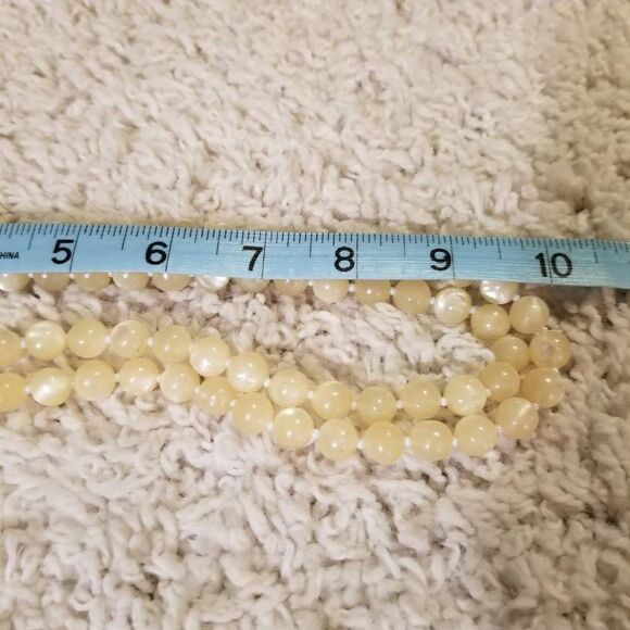 Vintage 2 strand Creamy Glass Bead Necklace - Picture 4 of 8